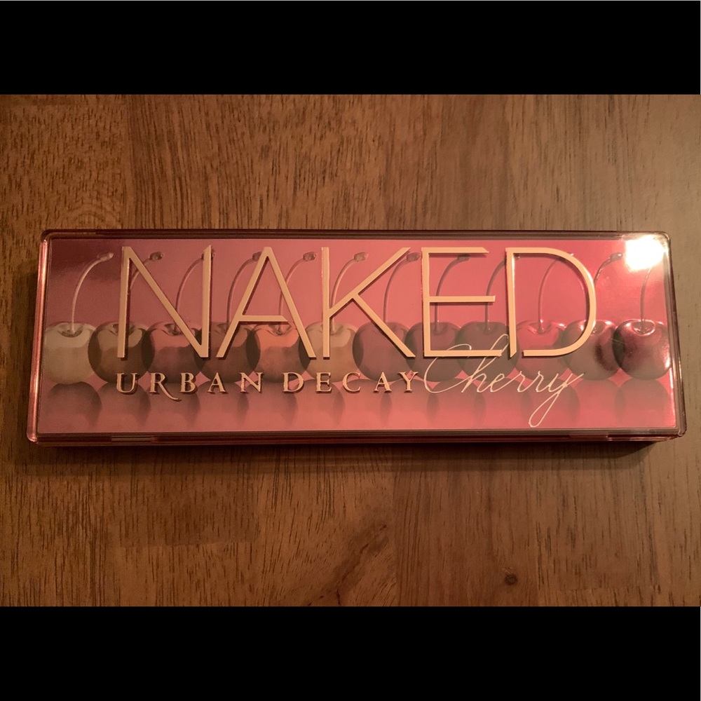 Urban Decay Cherry Eyeshadow Palette